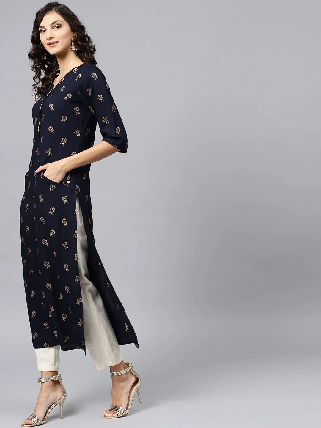 Navy Blue Printed Kurta With V-Neck And 3/4 Sleeves