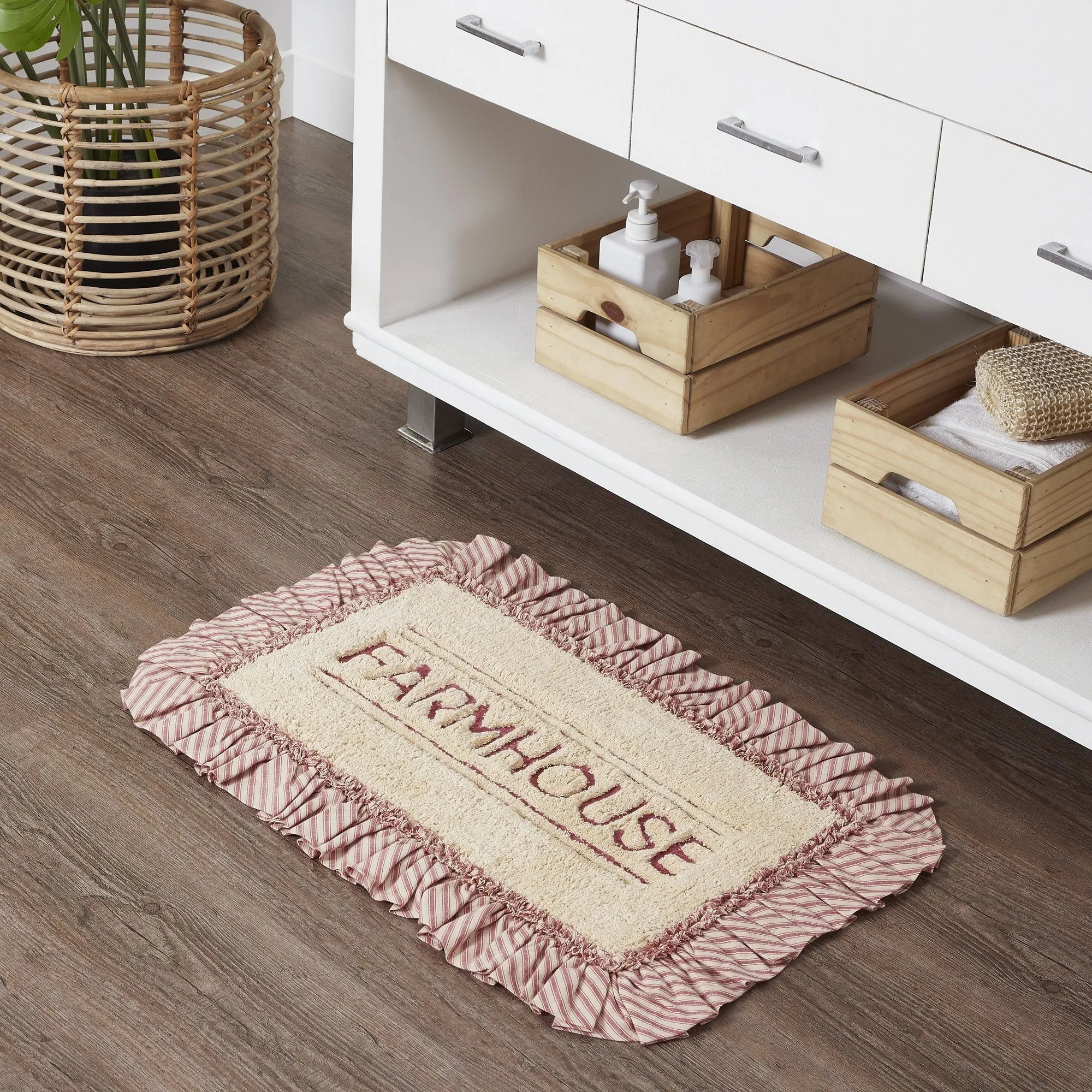 Sawyer Mill Red Farmhouse Bathmat 20x30"