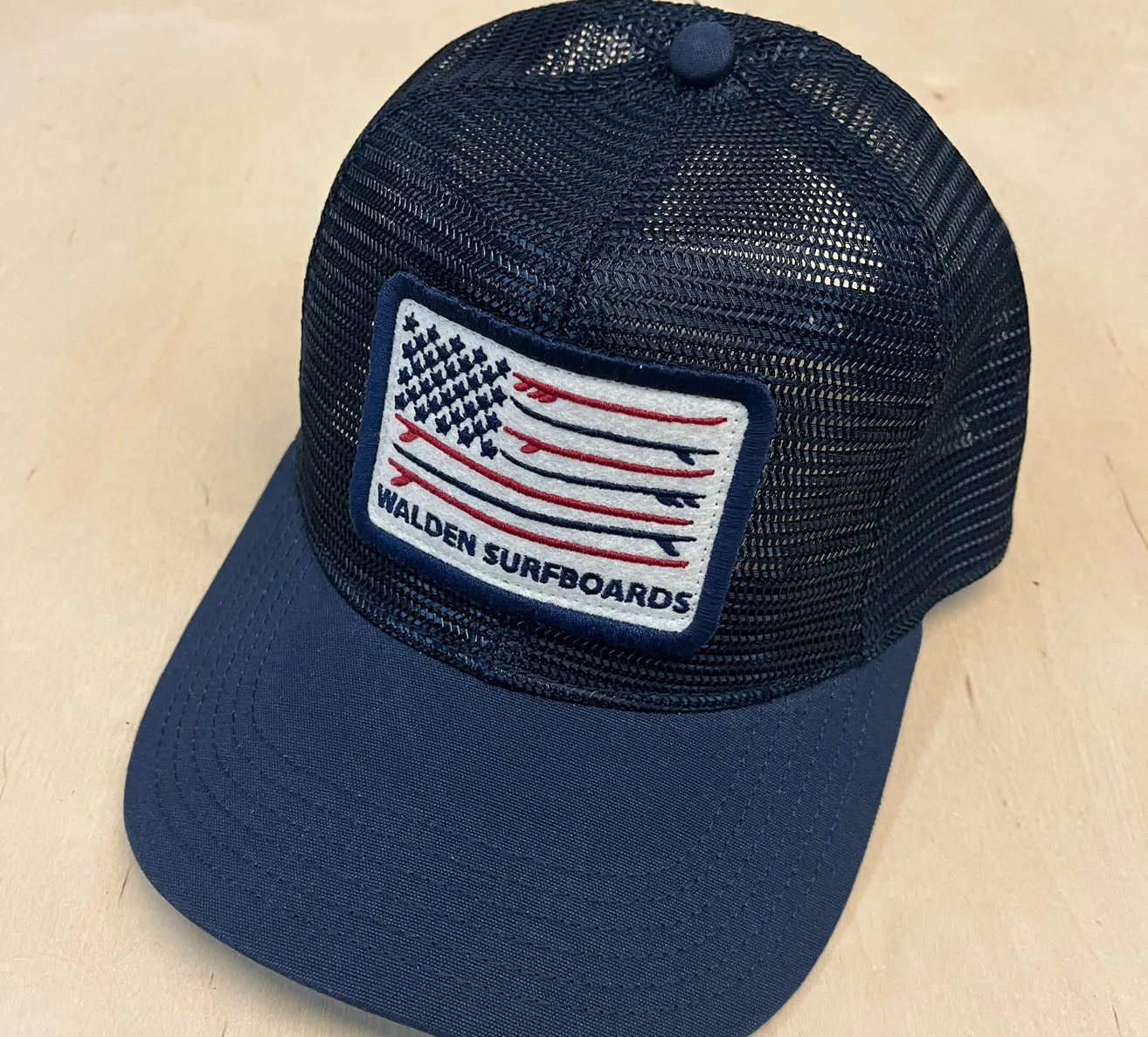 Stars and surfboards trucker - navy